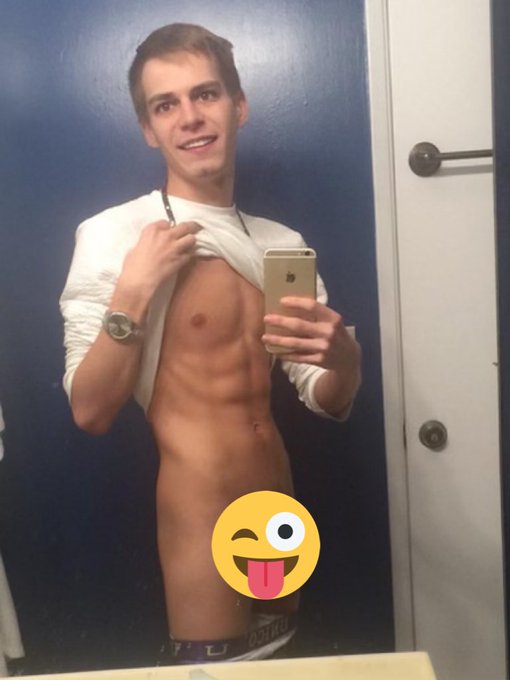 Looking super Twink back in 2014!! 👀 #ThrowbackThursday https://t.co/efqmS4tgsX<a href="/tag/throwbackthursday"class="tags">#ThrowbackThursday</a>