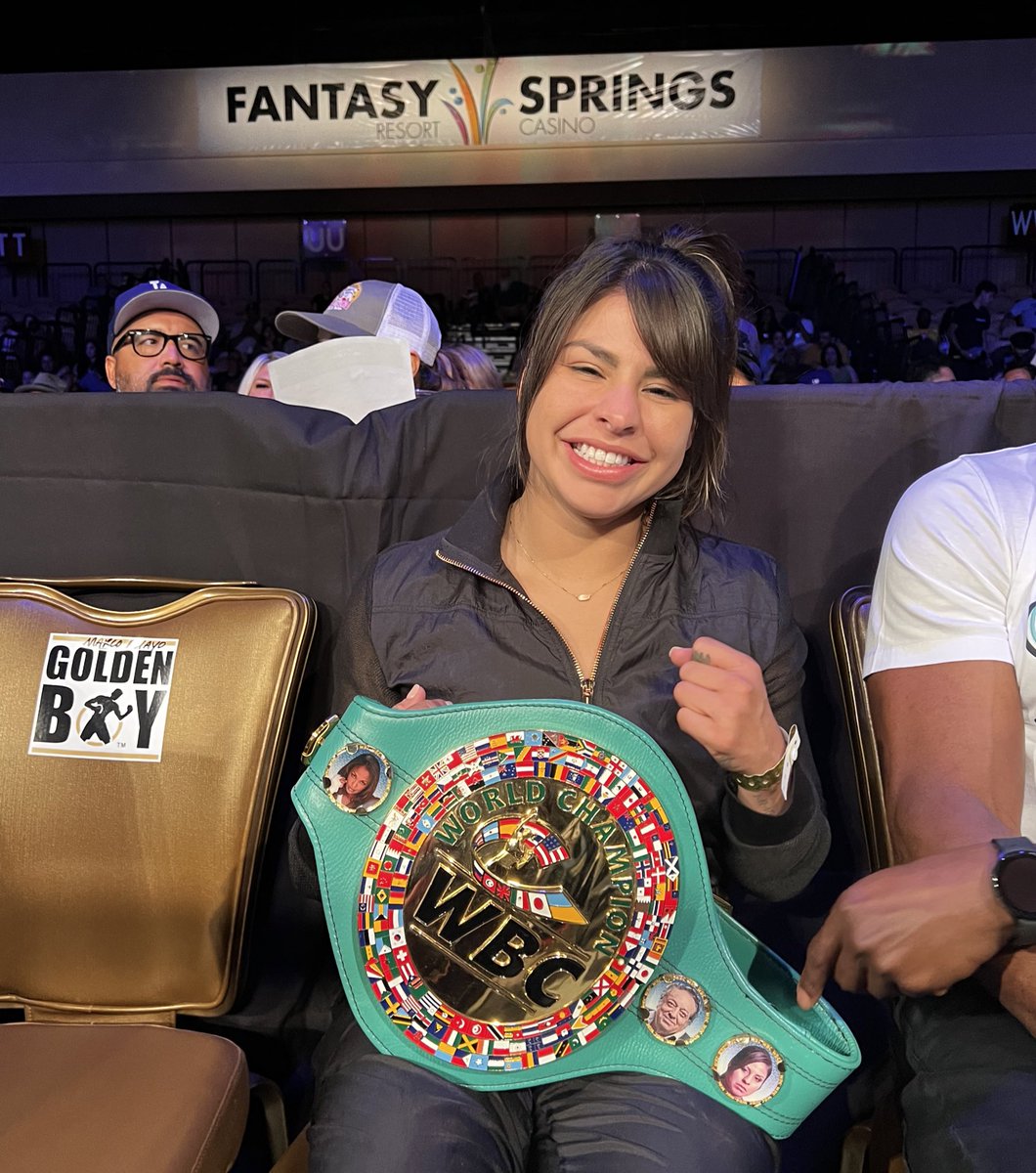 GoldenBoyBoxing's tweet photo. Our VIP guests enjoying tonights boxing fights 👀😎

#AcostaRivera | on @DAZNBoxing https://t.co/xUFQFpGMqb