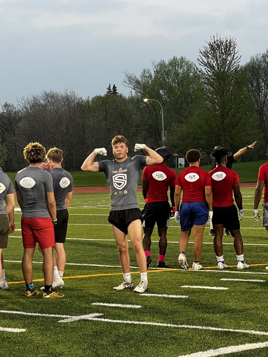 AJ_Mancilla_'s tweet photo. I had fun at the Stage Spring Showcase. 40- 4.66 Laser, Shuttle- 4.19, Vertical- 30.2, Broad- 8’7” @EFTfootball @EDGYTIM @CoachBigPete @Rivals_Clint @DeepDishFB @BBCHSFootball @BBCHSAPT @BBCHSAthletics @Boilers25 #BoilerUp #HammerDown  #ClassOf2024 https://t.co/VN43eF6wYS