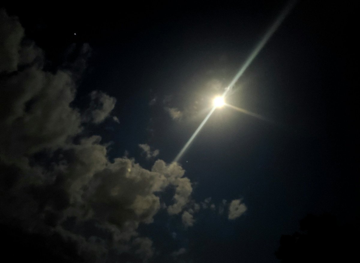 trainman_lover's tweet photo. You choose how much of yourself to reveal or sit gracefully there alone. Your surface is imperfect, as is your path thru time &amp; space- always close but not exact. Moving oceans &amp; souls simultaneously; forever connecting us, no matter how far apart we drift💕
#MyAffinityForTheMoon https://t.co/hJ36UB7RUq