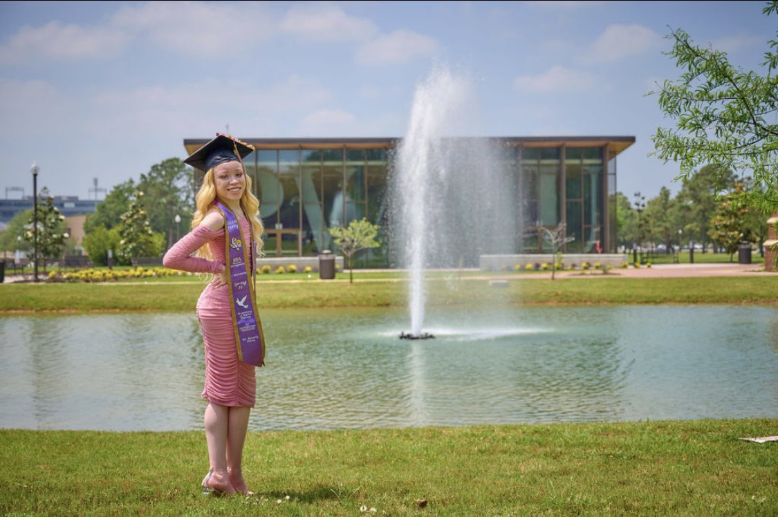 Hiitsmelexii's tweet image. God is within her, she will not fail. -Psalm 46:5 💕✨

In less than 48 hours, I’ll be graduating from THEEE PVAMU #Pvamu #PVAMU22 #pvgrad 💜💛