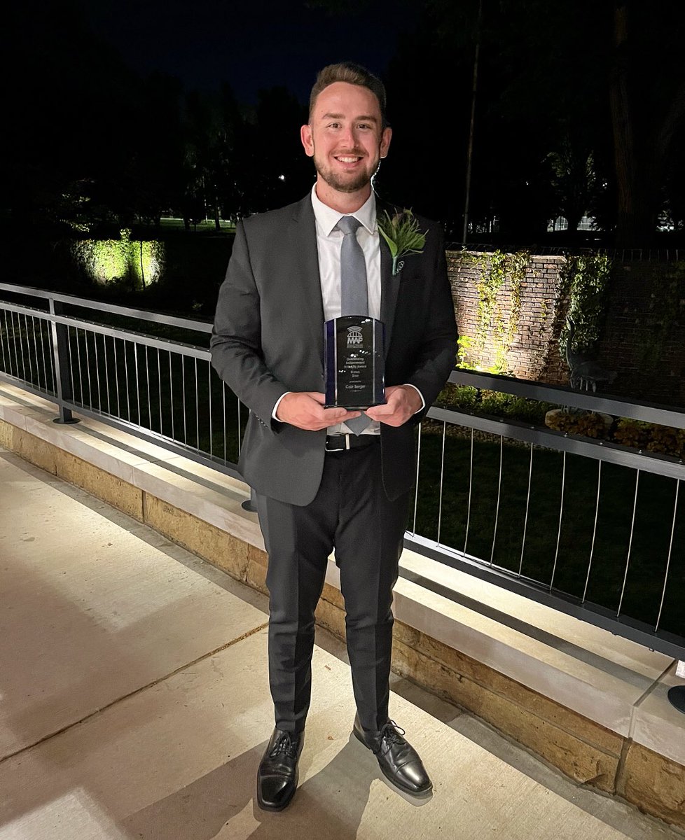 cale_berger's tweet photo. Honored to win @MediaPittsburgh’s Rising Star Award! Awesome event tonight at the @National_Aviary! https://t.co/7ZftMjZpol