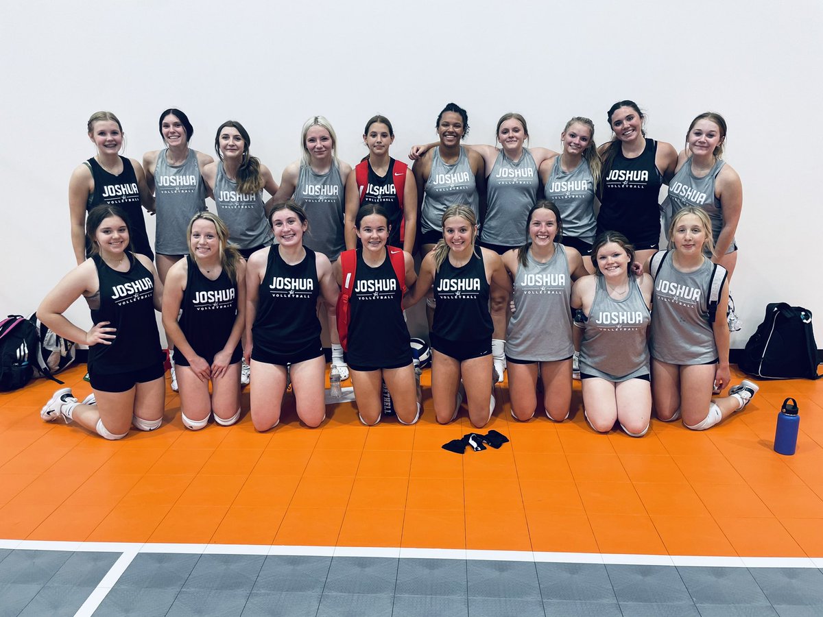 JhsOwlsvball's tweet photo. Week 2 of Spring League at Aledo Volleyball Club! We had a little Joshua on Joshua competition tonight. Each division split with each other, so we call that a win. We are ready to finish out week 3 with a bang! #aledovolleyballclub #avc #ALLIN #joshuavolleyball https://t.co/TR51pF8j5S