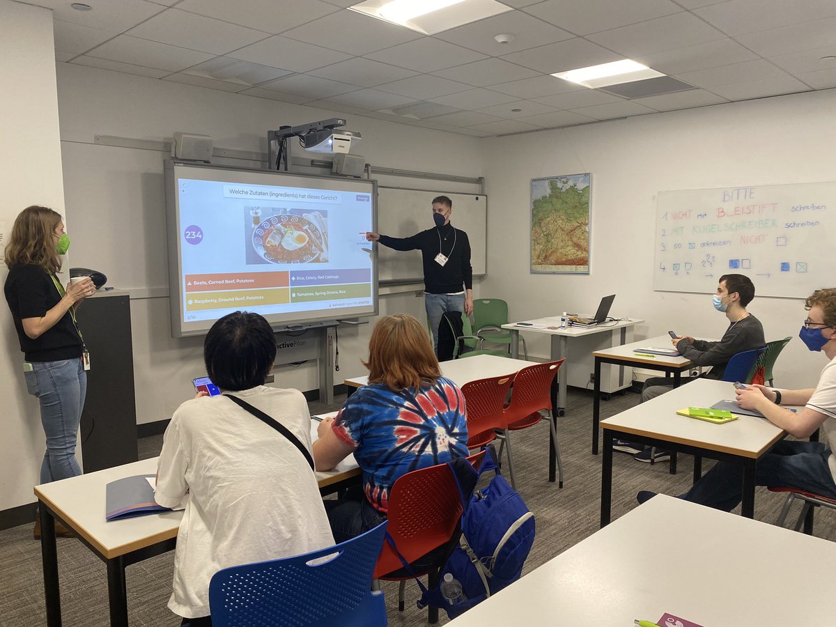 NoIlAATG's tweet image. Great times were had on 5/7 at the 9th GID for college students (Vom Kaffeehaus zum Biergarten) and our @NoIlAATG meeting (Deutschlernen geht durch den Magen)! Vielen Dank an presenters, attendees, and especially our hosts, the @GI_Chicago! @AATGOnline #germanisfun