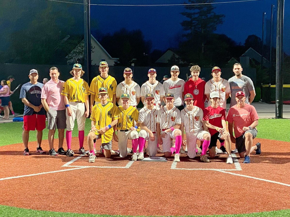 PaulValley11's tweet image. @LGIHBaseball red crew back together again tonight.  Love these boys and all their GRIND!  👊⚾️💪@WEast_Baseball @wnorthbaseball