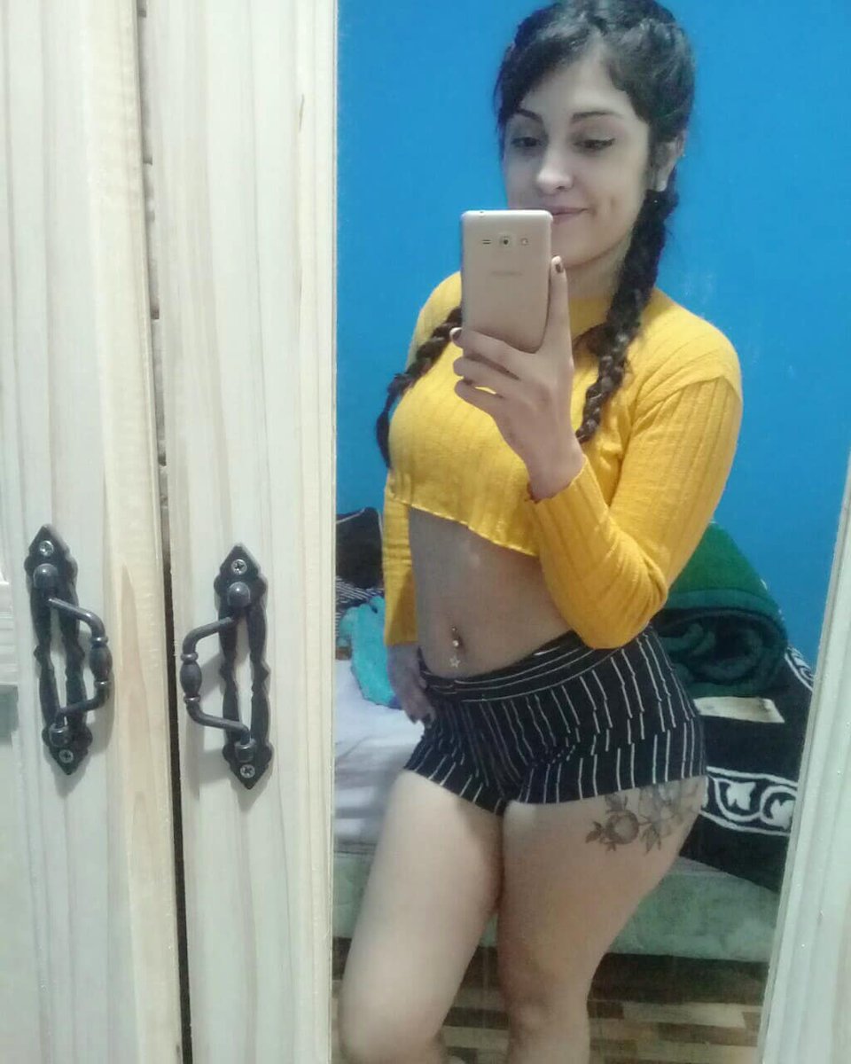 Larissavipz's tweet image. Alguém pra conversa ?? 🙈