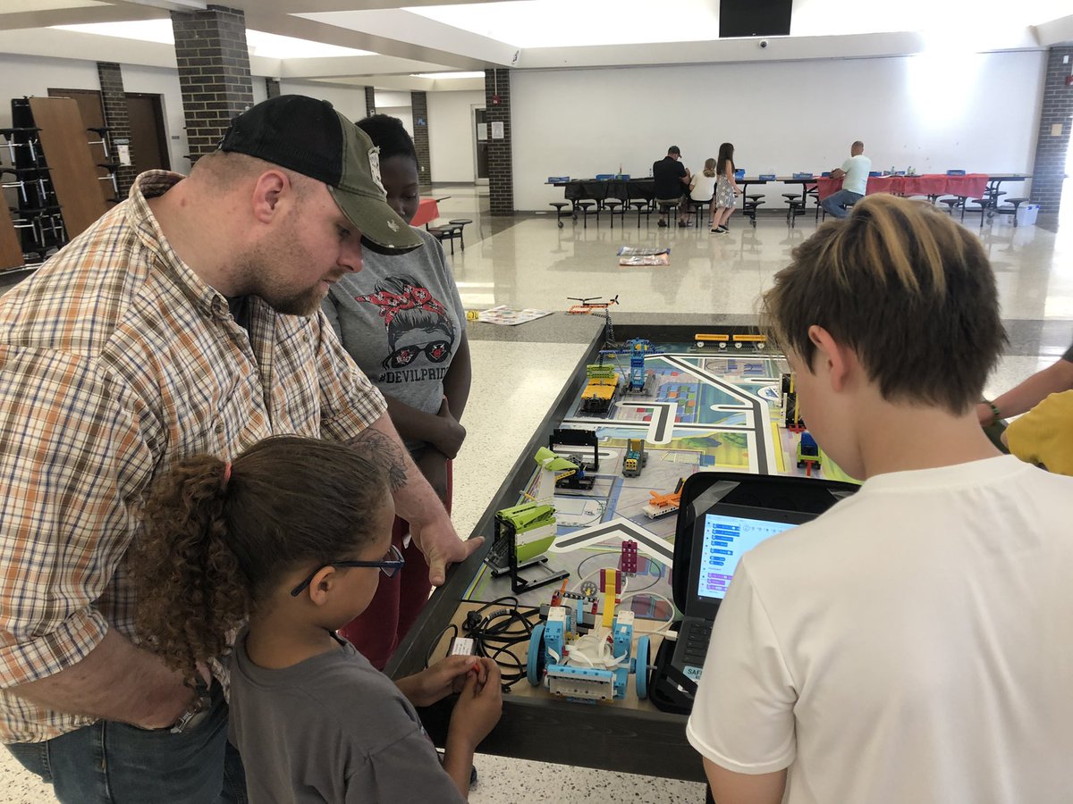 CenCamFTC's tweet photo. We are so proud of the @firstlegoleague teams that we mentored this year! Tonight they demoโd their bots and shared the benefits of @FIRSTweets robotics programs with youth and parents in our community at @agehoffman โs @RemakeDaysSCPA days event. Way to #InspireForward! ๐ https://t.co/6RTNeyJQys