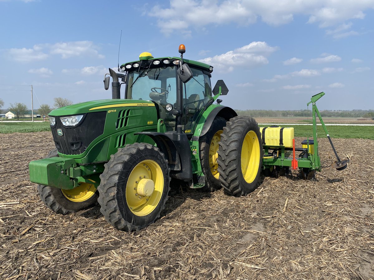 <a href="/MNelson_ISU/">Matt Nelson</a> <a href="/PerrySeedsman/">Perry</a> <a href="/ChannelSeed/">Channel Seed</a> Sure appreciate the help! Very excited what we get to showcase this year in one of our @MaxAgIowa plots. <a href="/ChannelSeed/">Channel Seed</a>