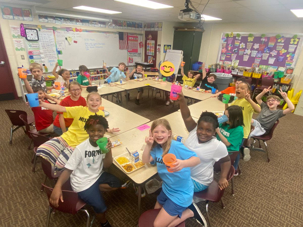 MrsLHouser's tweet photo. Today was our YES DAY! These kids worked together throughout the school year to meet their goal of 150 class points. They asked for lunch in the room, an ice cream party &amp; blanket forts. Such a fun way to celebrate as we wrap up the final few days of the year! @Central_MCSD 🥳😎 https://t.co/KpNINiSpye
