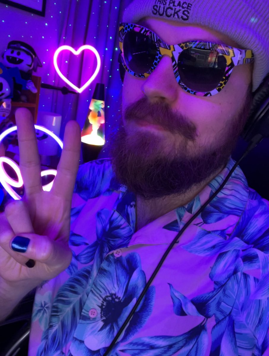 SuperNinBow's tweet photo. We’re 💜 L I V E 💜 with the FIRST night of A Link to the Past! 

Let’s go on an adventure, my friends. 🌊

https://t.co/4R0w5uyXUj https://t.co/KOmupTUVpx