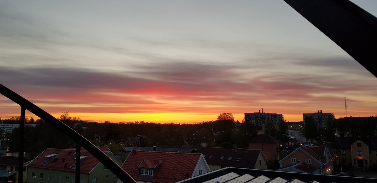 Mornin' nerds! View from the office at 4am. Kinda pretty.