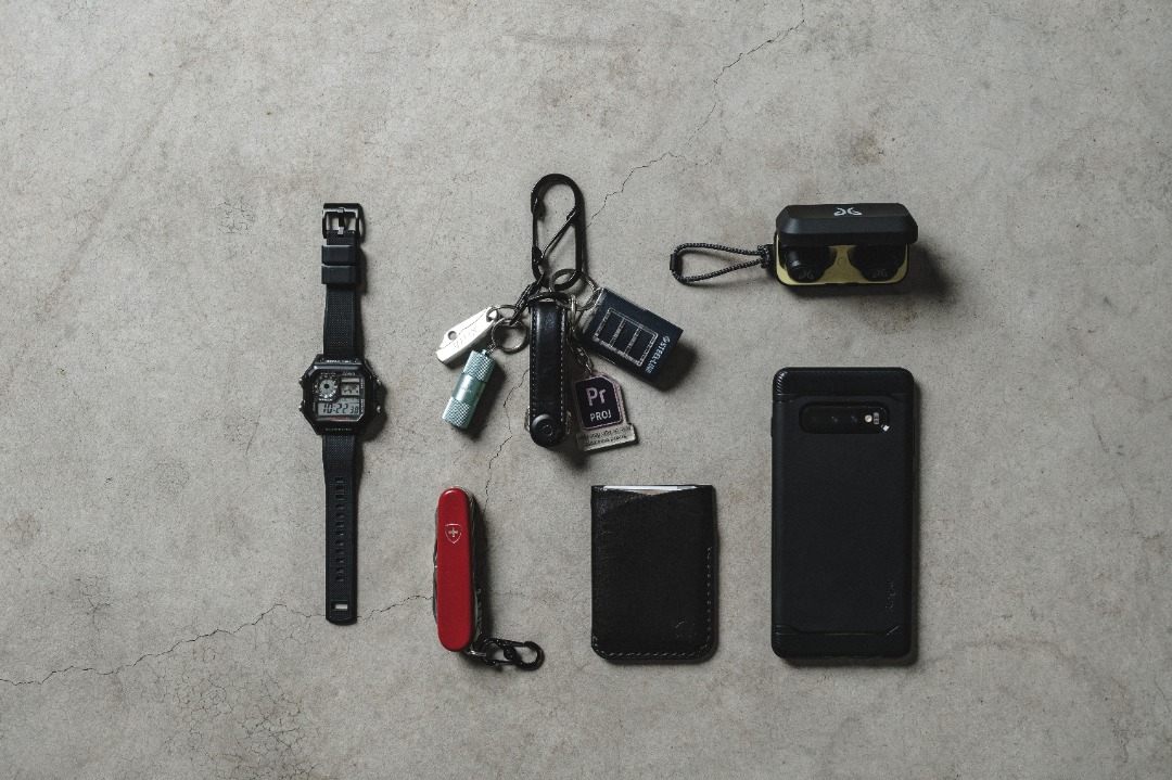 Keith centers his sleek daily carry around a capable keychain setup paired with a classic #EDC multi-tool, complementing a slim selection of essentials.

everydaycarry.com/posts/42678/20…