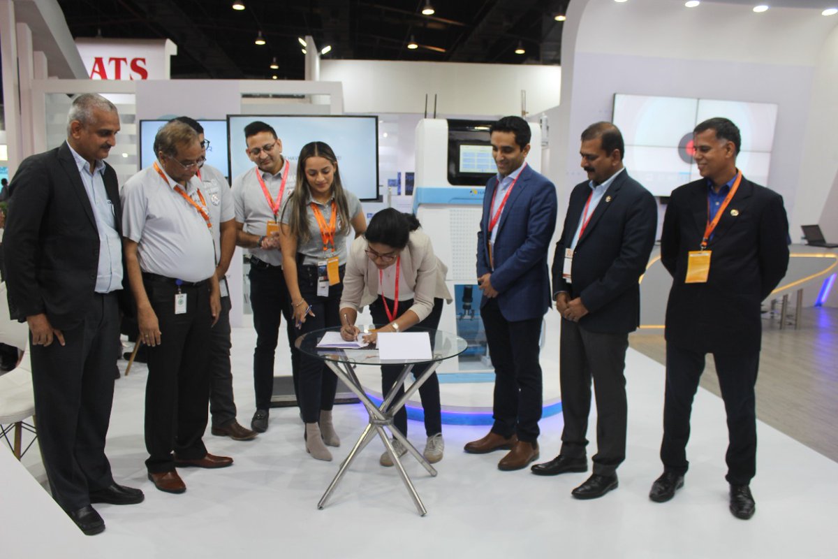 HABER_TECH's tweet photo. It was an eventful day 3 at Paperex, with Haber signing an MOU and presenting at the conference to an enthusiastic audience. Looking forward to seeing more of you today at Hall 10, F 10.

#paperex2022 #automation #ai #ml #paperindustry https://t.co/azhwZObbOi