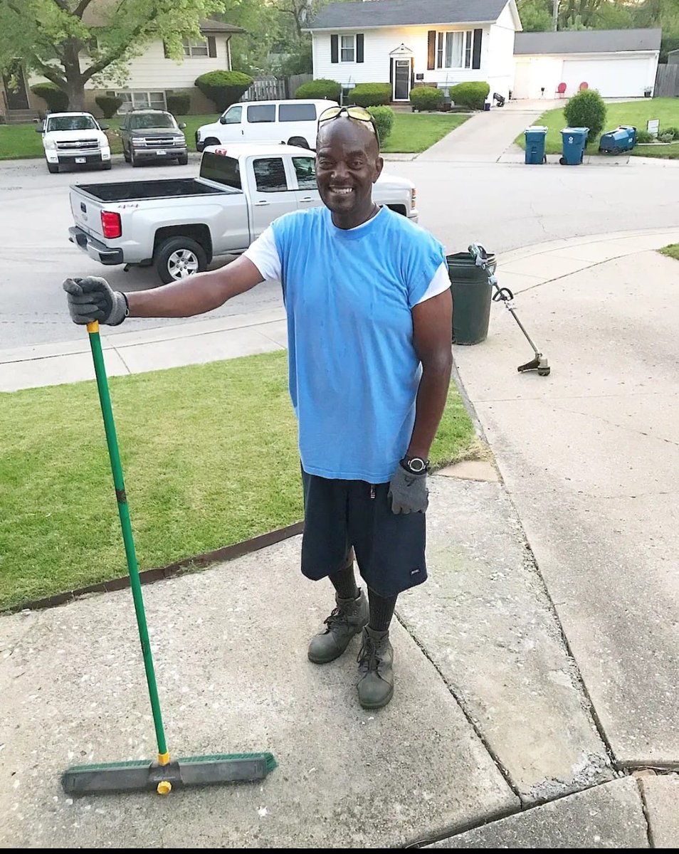 AJWoodson's tweet photo. #FeelsLikeSummer
#OnlyDayOff 

#BlackerThanBlack ... but I'M DONE 😃

PS: Blame #USPSLife 📬 for the extra *3 Shades* ... who knew I #Tanned 🤣😂🤣

#AJWoodson #SpringfieldIL https://t.co/oJHpRe07ZE