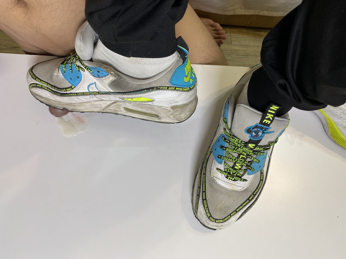 Jimmyyang1994's tweet photo. 苦苦哀求？
求腳下留情放過賤根？
  
再沒有交出該繳的東西
是不可能終止的！ https://t.co/c0DHRviPAo