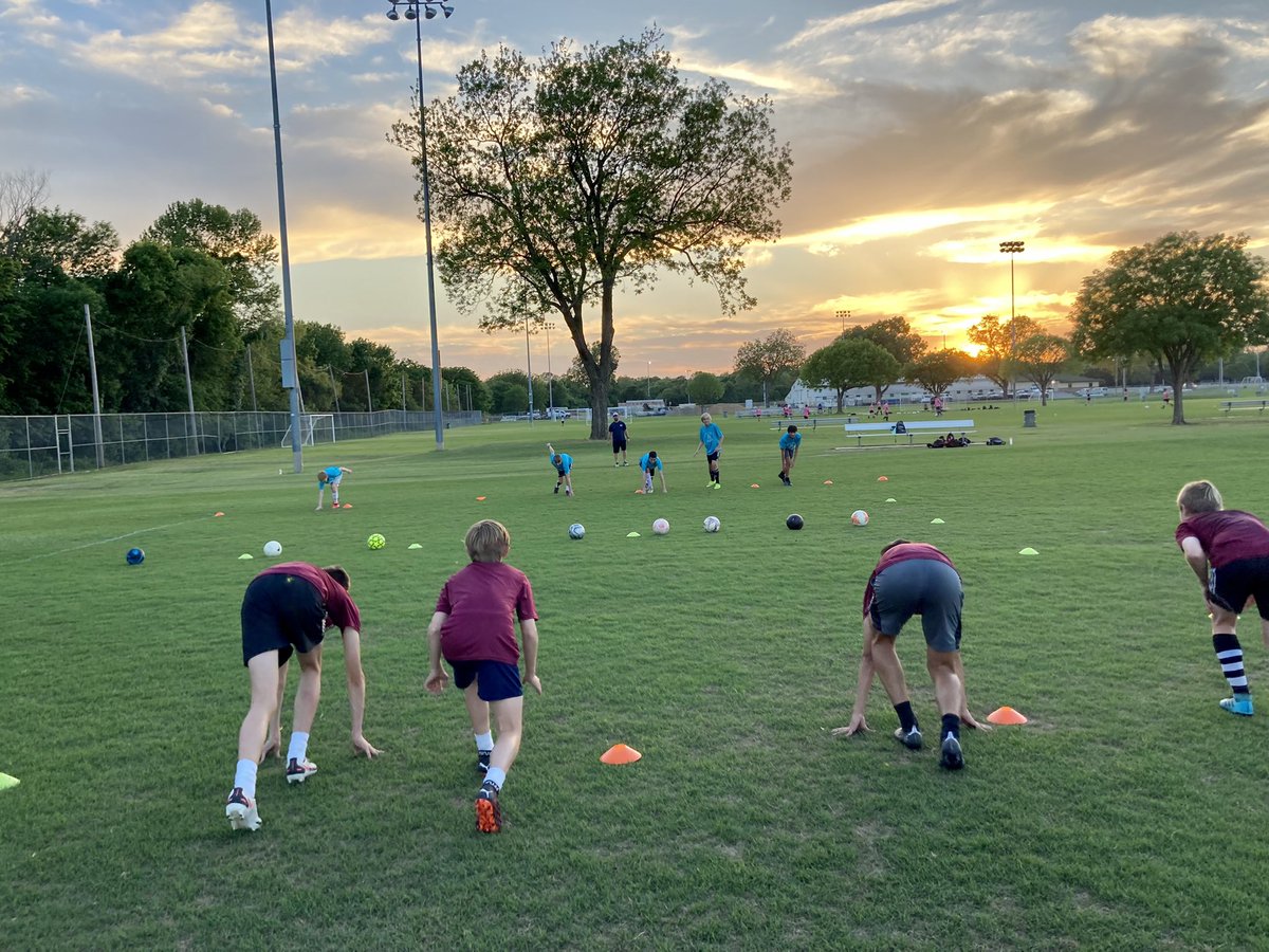 ArturoOchoaQ's tweet photo. Did the last soccer practice for Sheffield United 08. PK’s, dodge ball, kick ball and snacks. Made it fun for the boys. Currently tied for 1st going into the last weekend #makesportsfun https://t.co/bO5jvaD1aL