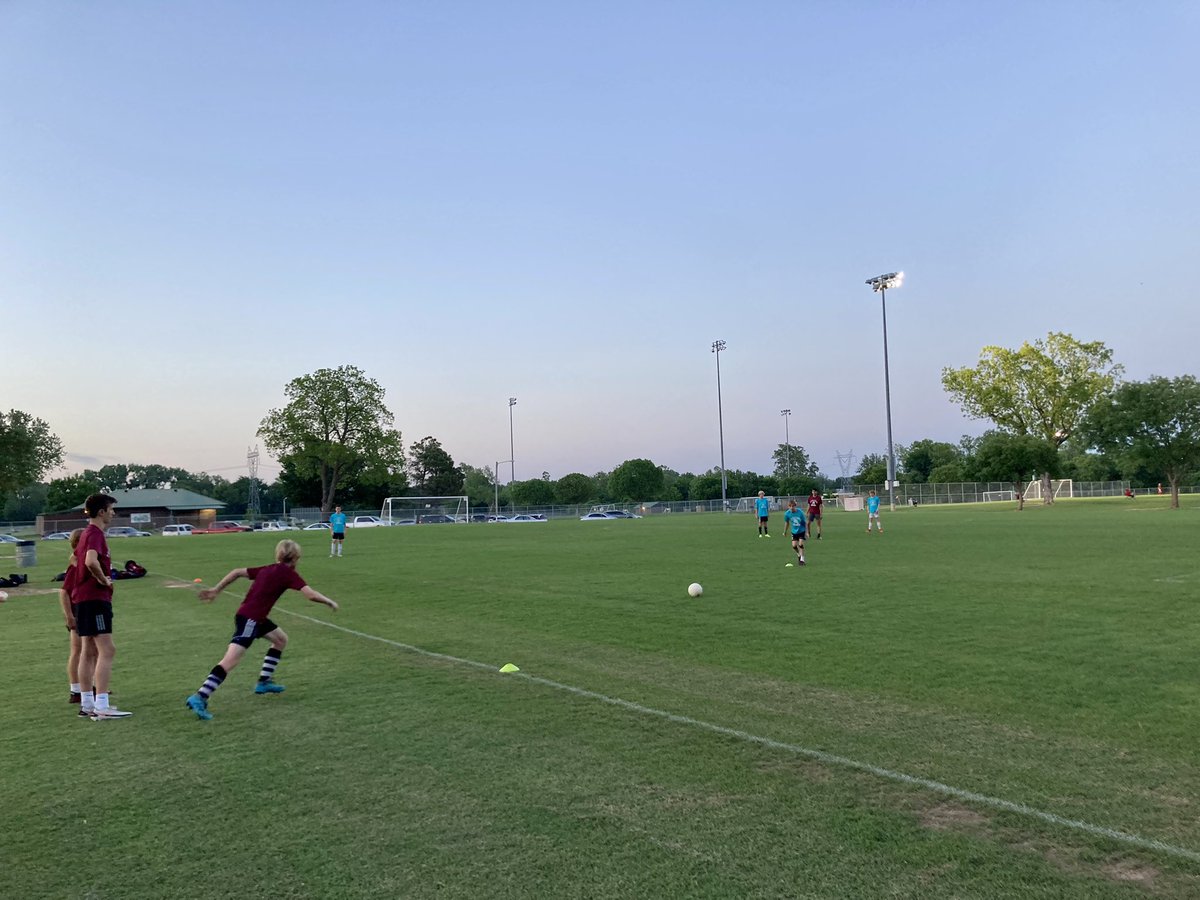 ArturoOchoaQ's tweet photo. Did the last soccer practice for Sheffield United 08. PK’s, dodge ball, kick ball and snacks. Made it fun for the boys. Currently tied for 1st going into the last weekend #makesportsfun https://t.co/bO5jvaD1aL