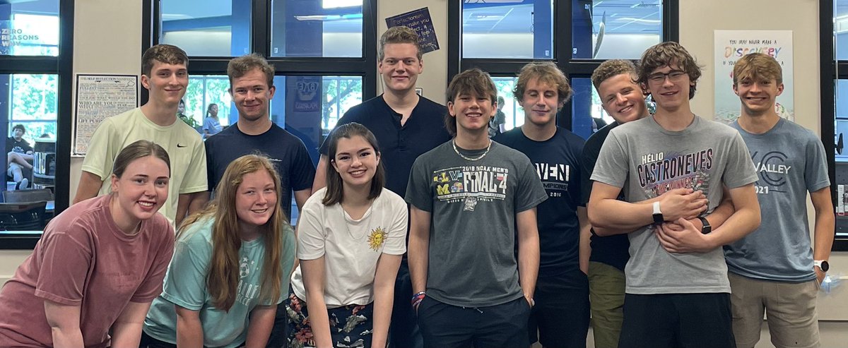 Congrats to the Voyagers class of 2022! It’s been an honor to work with dedicated scholars and talented student-leaders like you. Wishing you all the best in your next chapter!