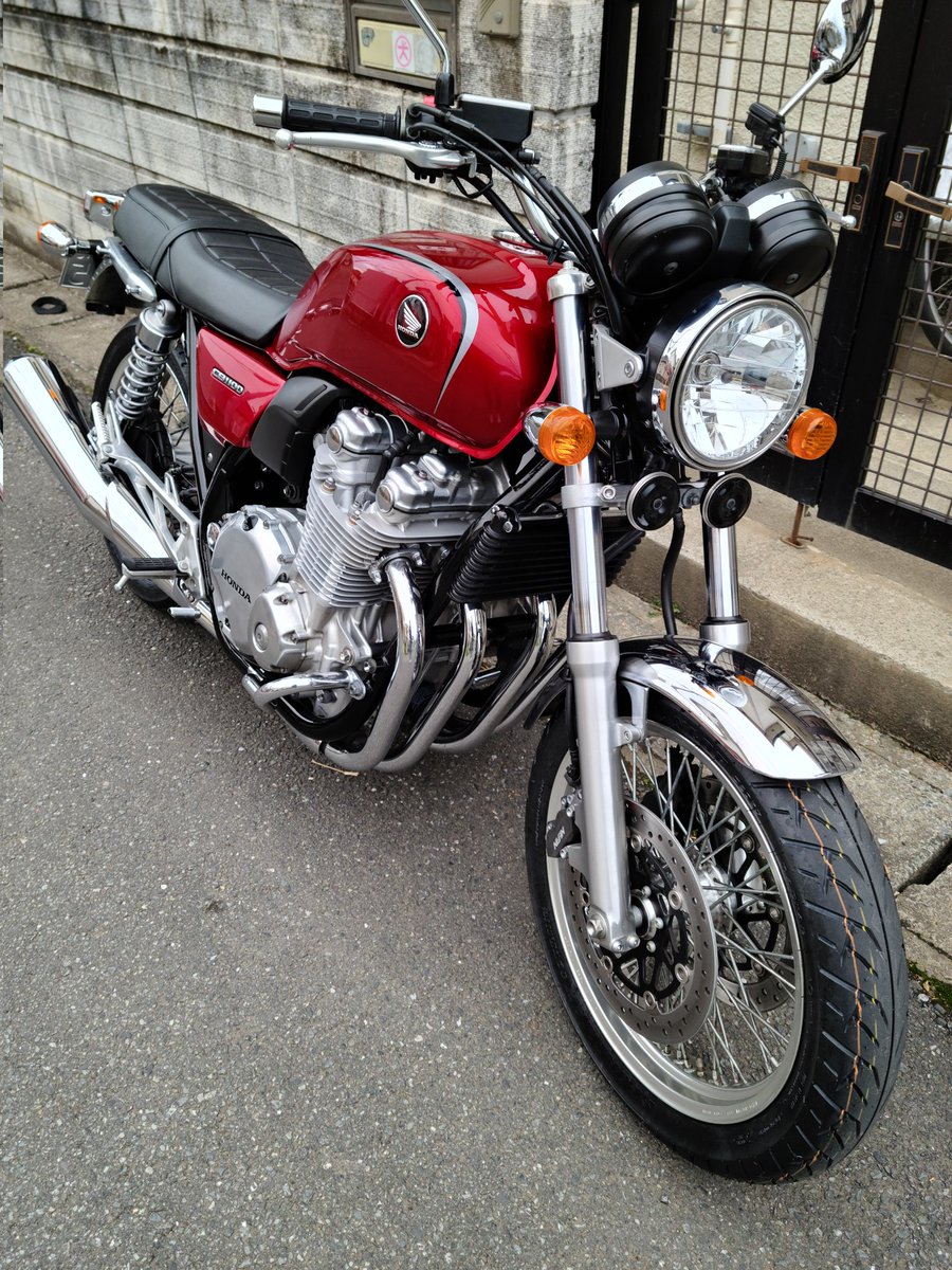 RedCub's tweet photo. 保有バイクを紹介します。
CB1100EXとリトルカブとモンキーです。 https://t.co/HdsHDiVxSd