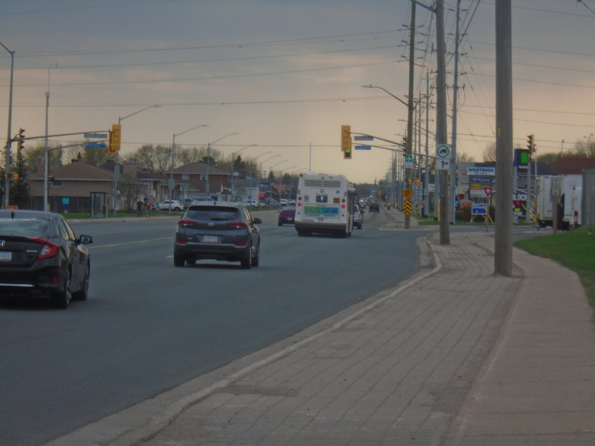 180-2022-2023 Novabus LFS Diesel (GEN IV) finally in service on route 7 today and is equipped with a rear display.