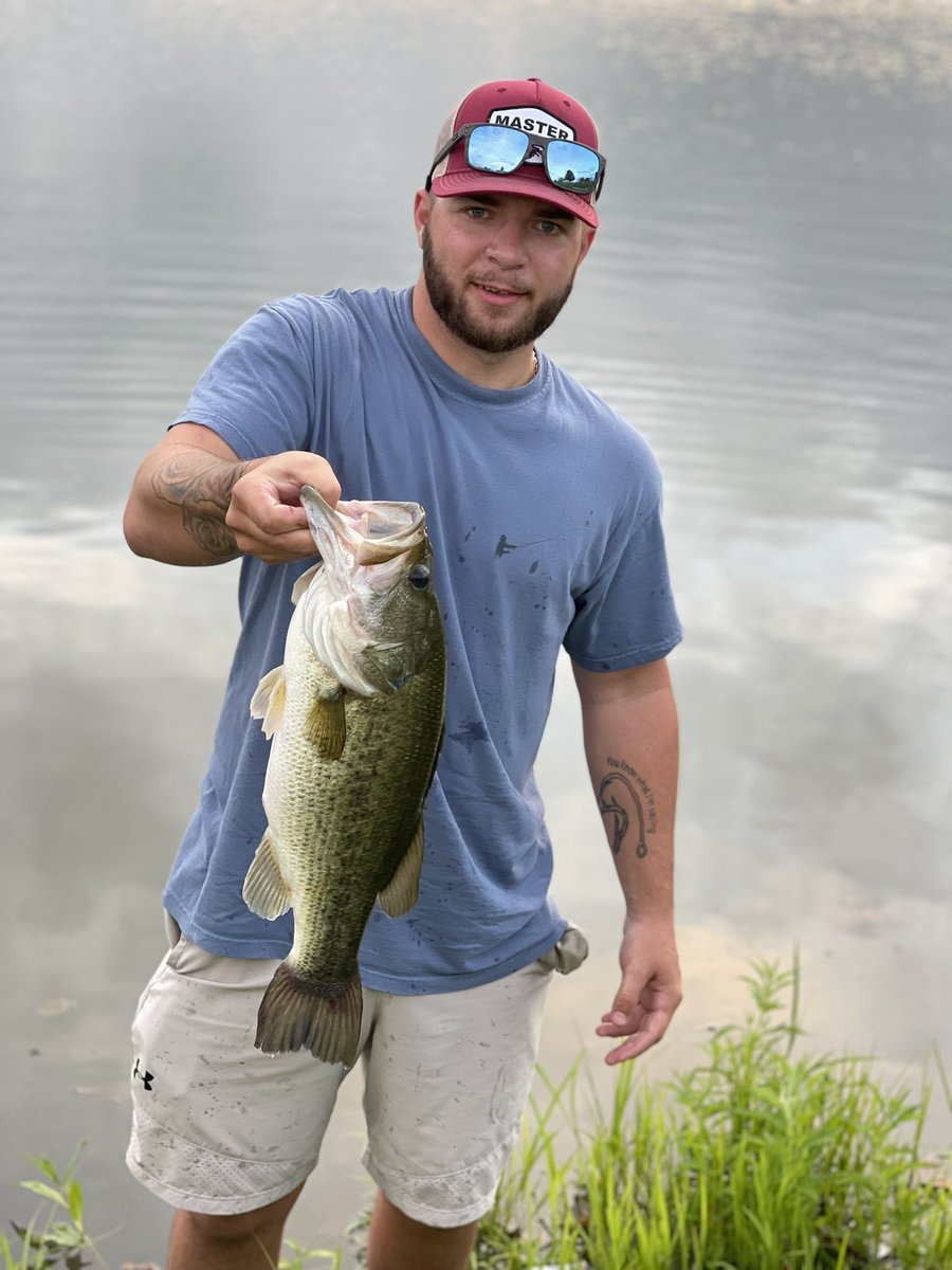 doctorevans2014's tweet photo. @FishWithYakPak 5lbs 4oz https://t.co/QprZgsewBD