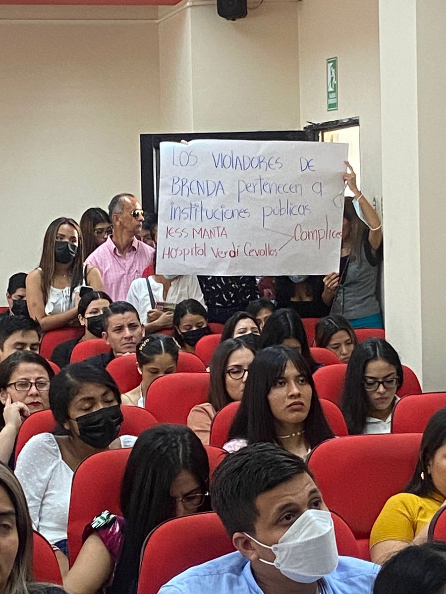 PedritoExtranja's tweet photo. ¡Gracias a los amigos de la Universidad Técnica de Manabí!
Seguimos insistiendo en justicia para Brenda. https://t.co/IX9F3CbEZg