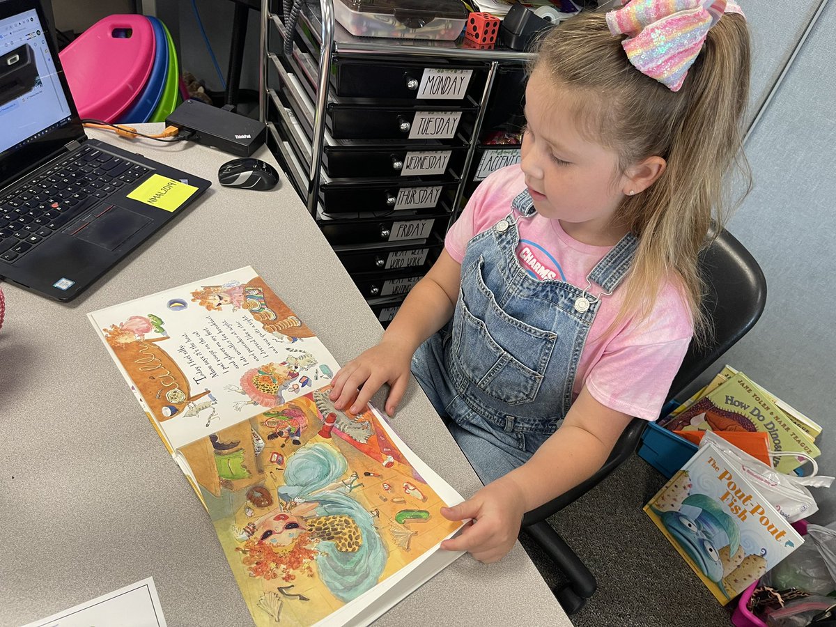 The best way to start the day! I love when former students come back to read! I am always so proud of how much they grow each year!💕<a href="/popepanthers/">🅟🅞🅟🅔  🅟🅐🅝🅣🅗🅔🅡🅢</a>