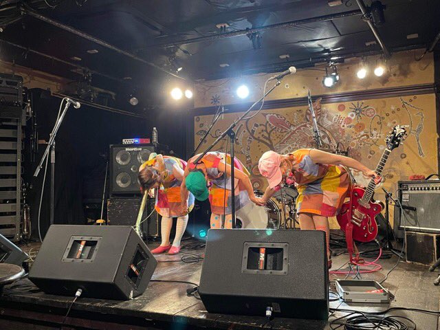 oppaicats's tweet photo. 遅くなりましたが、OPPAI CATS念願の東京初ライブ@haremame 晴れたら空に豆まいて
めちゃめちゃ楽しかった〜!!
サイコーの対バンDUNK IN、駆けつけてくれたみんな、想ってくれたみんな、関係者のみなさん、ほんとうにありがとう❤️❤️❤️
#oppaicats
#オッパイキャッツ
#東京初ライブ
#ありがとう https://t.co/EhTU3LRZzs