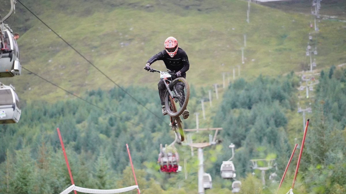 RoundSquareHse's tweet image. Well done to Dougal J (RS Yr10) for his performance at the Scottish series downhill mountain biking event in Nevis range, last weekend. Some cracking photos of him in action. He was accompanied by Ed H (B Yr10) who both enjoyed competing and watching the professionals