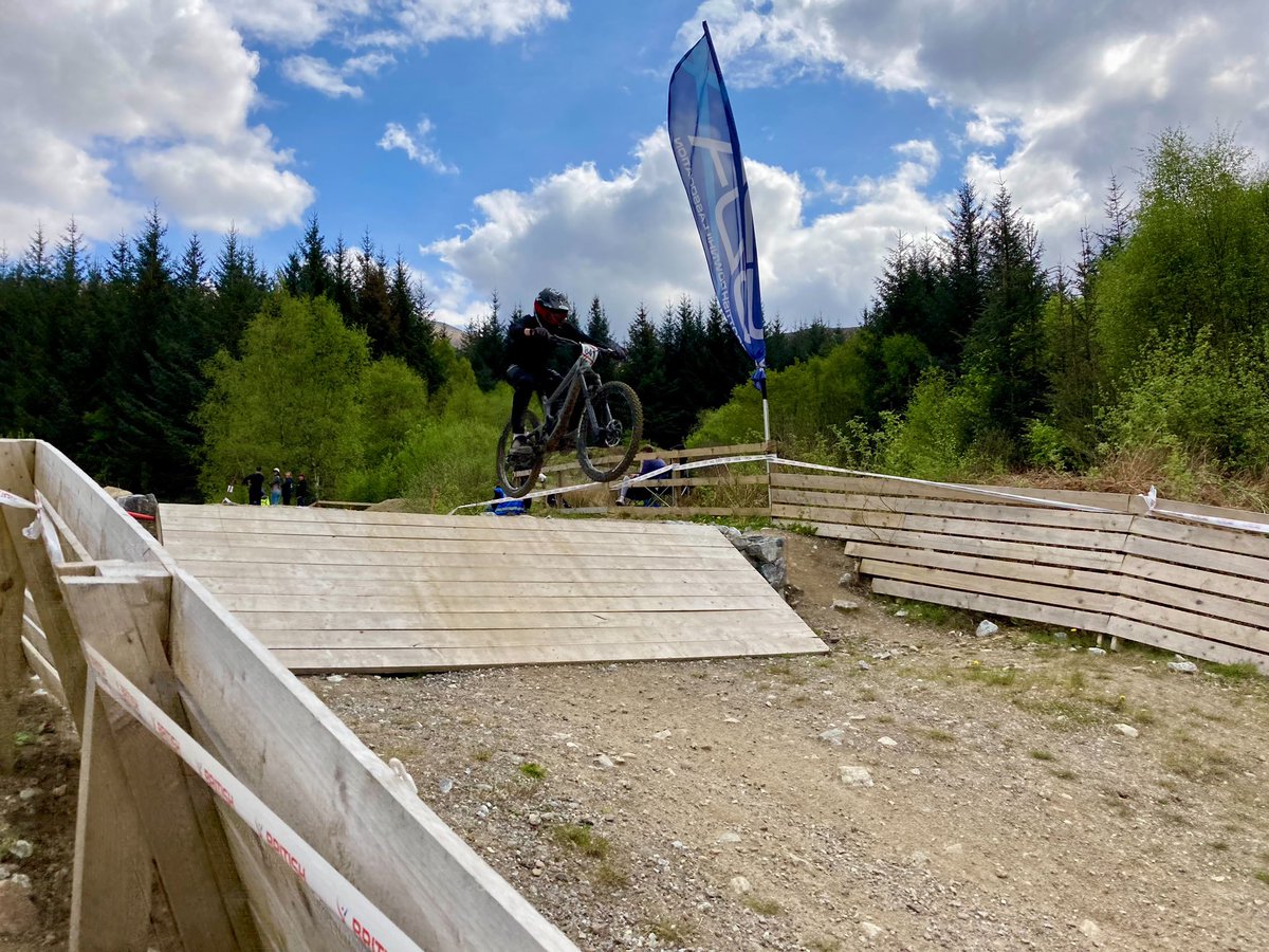 RoundSquareHse's tweet image. Well done to Dougal J (RS Yr10) for his performance at the Scottish series downhill mountain biking event in Nevis range, last weekend. Some cracking photos of him in action. He was accompanied by Ed H (B Yr10) who both enjoyed competing and watching the professionals