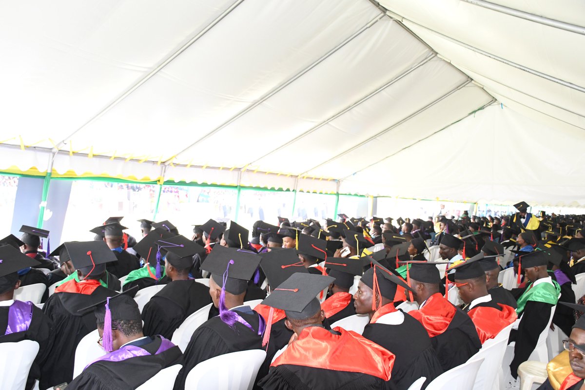 Huye_College's tweet photo. IPRC Huye Graduates for #RP5thGraduation are from Production and Manufacturing Technology, Information Technology, Electrical Technology, Electronics and Telecommunications Technology, Construction Technology, Crop Production Technology and Veterinary Technology Programs. https://t.co/Jwj3kpFpZ7