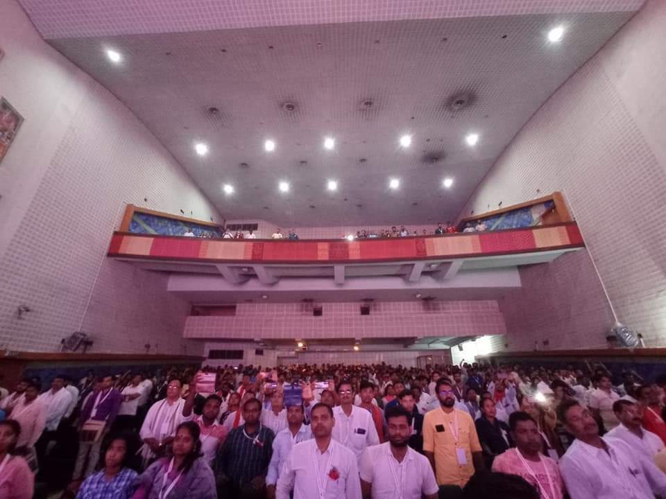 dyficec's tweet photo. Martyrs' familes being honoured by the 11th DYFI All India Conference. https://t.co/vM7r8ZgftT