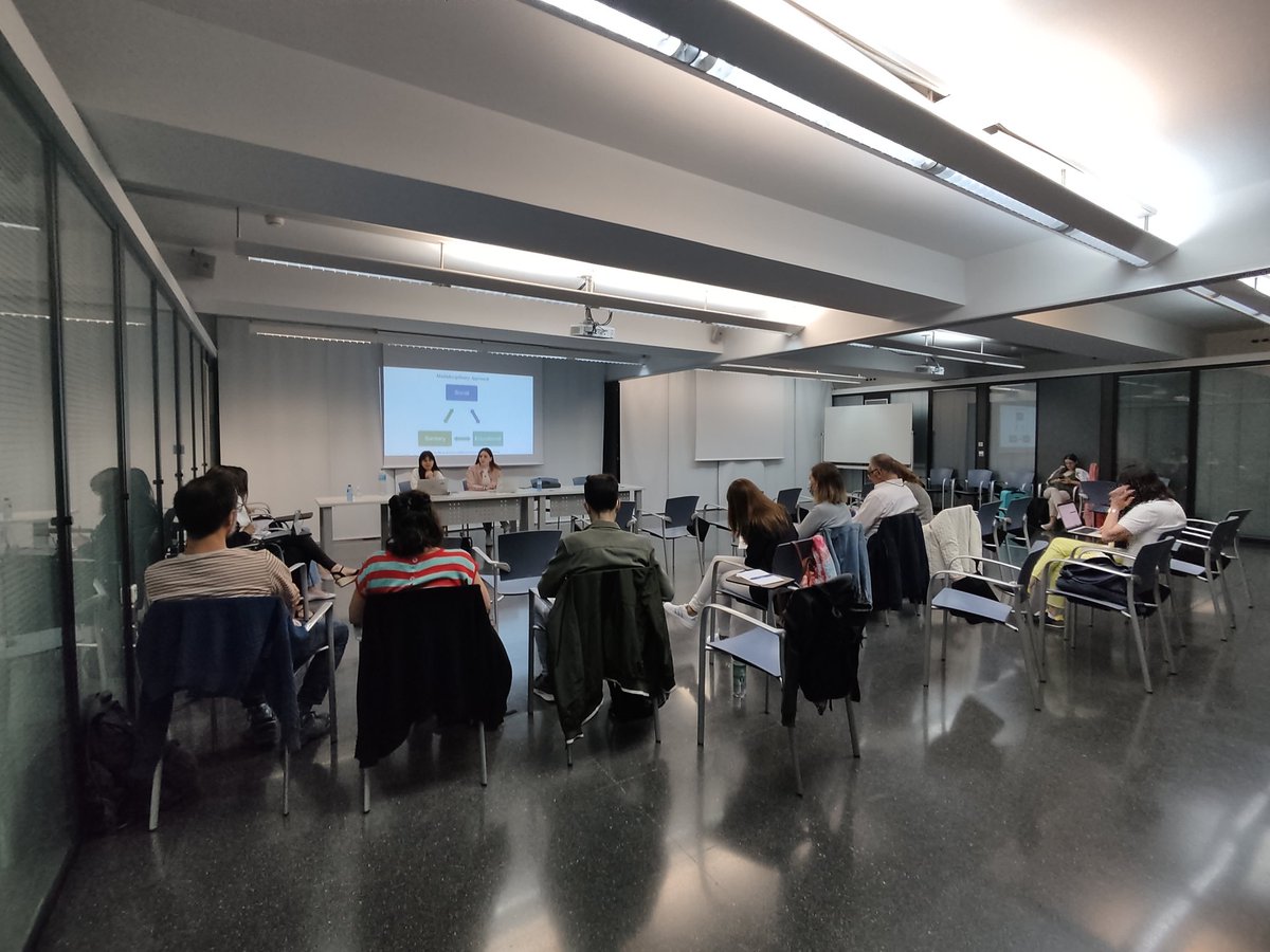 CredibleErasmus's tweet photo. 5th day training-learning course: multidisciplinary approach social sanitary and educational.
👥🏥👩‍⚕️🩺💭🙇‍♀️🧑‍🏫🏫💙💜📝
#ErasmusPlus 
#CredibleErasmus
#RareDisease https://t.co/lLqD1ORq1K