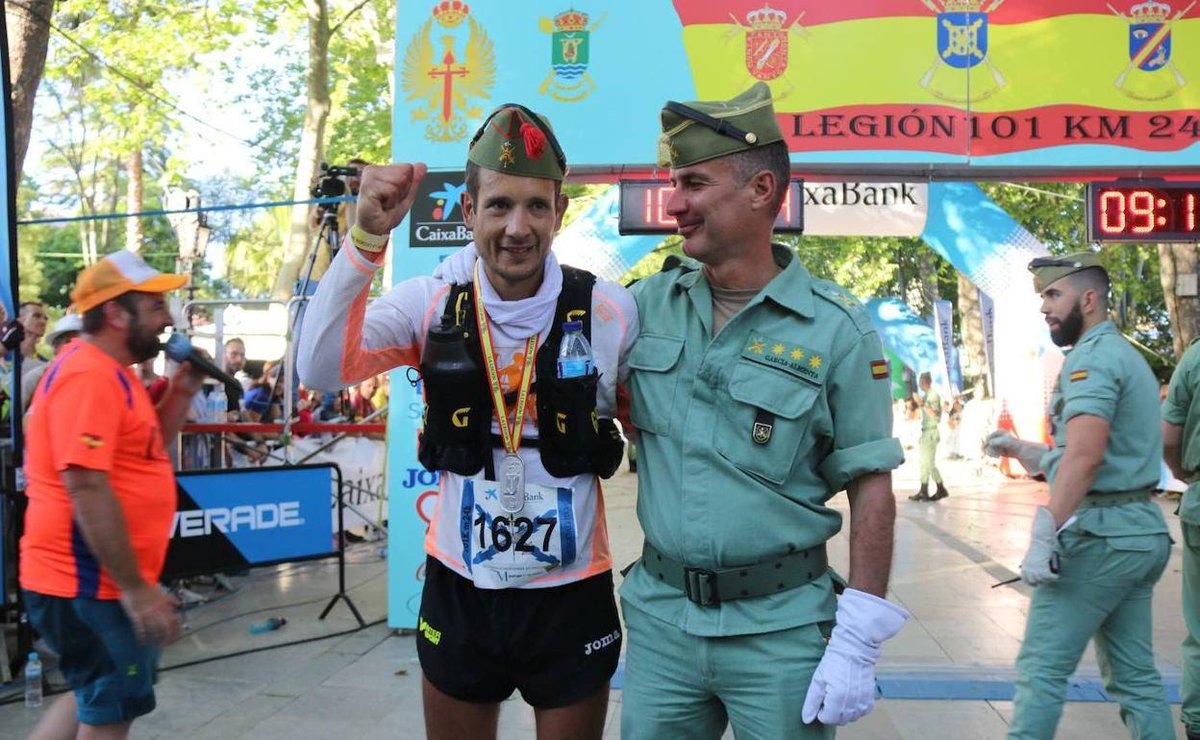 PlataformaMill1's tweet photo. Así se #preparan los 101 KILÓMETROS DE LA LEGIÓN. Mañana por fin tras dos años de ausencia a causa de la pandemia, vuelve la #Carrera más famosa, en la que los ganadores de la edición del 2019, nos cuenta cómo afrontan de nuevo el reto. https://t.co/Z5vk4Vcdhq https://t.co/ruRxGmeRwC