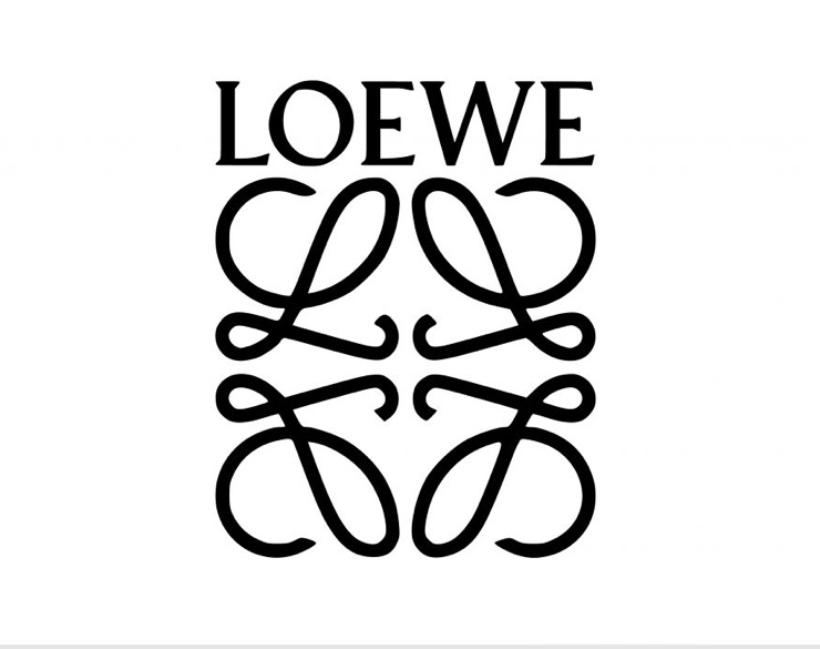 VitrinesProject's tweet photo. This week : we are revealing the 5 selected brands for @vitrinesproject first NFTs series.

Loewe : the Spanish luxury house, owned by LVMH. Jonathan Anderson, one of the leading designers of his generation, is the creative director of Loewe since 2013. https://t.co/54iO1uCWHM