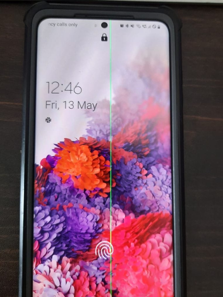 dipali_vasani's tweet photo. @SamsungIndia After the update, This green line magically appeared, a Scam from a big brand to force users to buy a new phone or spend on repair? Reward for a loyal customer? #worst #scam #samsunggalaxys20plus #galaxys20plus @SamsungMobile https://t.co/2U32Usz4Yg