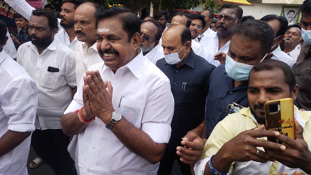 MManikandanADMK's tweet photo. சேலம் மாநகரில் மாண்புமிகு மக்களின் முதல்வர் #எடப்பாடியார் அவர்கள் 🖤🤍❤️ @EPSTamilNadu @ElangovanAiadmk https://t.co/g2NmgjFn0U