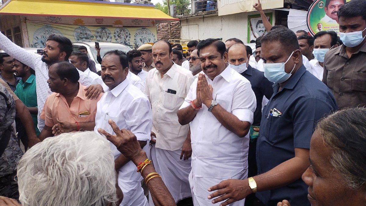 MManikandanADMK's tweet photo. சேலம் மாநகரில் மாண்புமிகு மக்களின் முதல்வர் #எடப்பாடியார் அவர்கள் 🖤🤍❤️ @EPSTamilNadu @ElangovanAiadmk https://t.co/g2NmgjFn0U