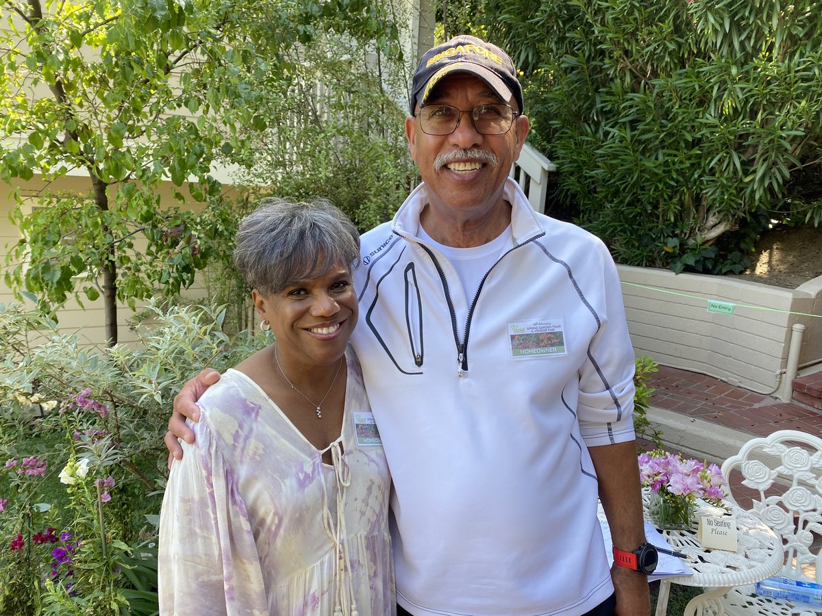 ReelUrbanNews's tweet photo. We close out our #SpringGardenTour with the #Ecungs at @ https://t.co/zuNB0Qfo4z https://t.co/8YH6oZsVqC