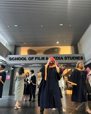 NgeeAnnNP's tweet photo. Class of 2022 understood the assignment ๐๐ Enjoy some of our favourite graduation photos posted by YOU! ๐๐งโ๐#ngeeannpoly #bepartofxtra #npgrad2022 https://t.co/HGVwSBrzHn