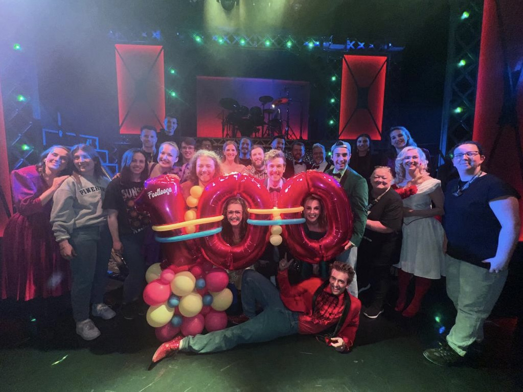sell_a_door's tweet photo. Our UK tour of @footloosetour celebrated 100 performances last night! π
Sending a huge round of π to everyone involved.
#EverybodyCutLoose https://t.co/CscnLzldRG