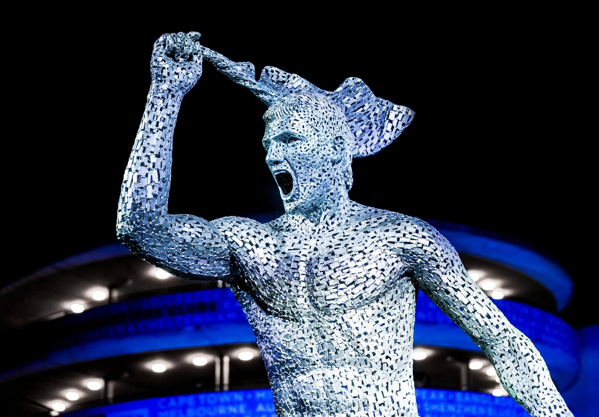 ActuFoot_'s tweet photo. Manchester City dévoile la statue de Sergio Agüero à l'Etihad Stadium. 🤩💙🇦🇷 https://t.co/lbJliFQOk5