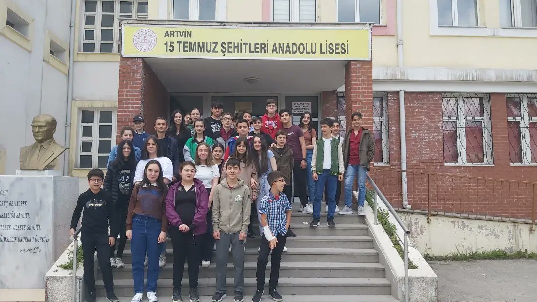 MilliBorcka's tweet photo. İlçemiz Borçka Cumhuriyet Ortaokulu 12.05.2022 günü 8. Sınıf öğrencilerine moral ve Lise Tanıtım kapsamında Artvin Fen Lisesi, Artvin Anadolu İmam Hatip Lisesi (Proje Okulu), Sosyal Bilimler Lisesi ve 15 Temmuz Şehitler Anadolu Lisesini ziyaret ettiler. @BBakir53
@MemArtvin https://t.co/lCTCDi7y5I