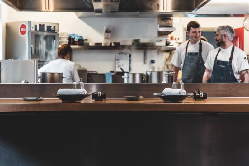 CanteenTweets's tweet photo. ⭐️JOB OF THE WEEK⭐️

@FischersBaslow is looking for an innovative and creative individual to work as chef de partie at Fischer's Baslow Hall

Apply today ➡️  https://t.co/qdjQdMehZm https://t.co/Td7ukTKY89