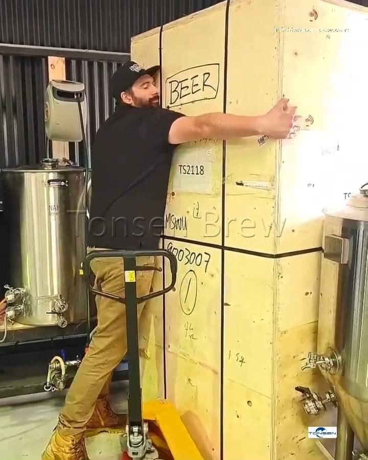 Yanu11116's tweet image. With these newly arrived brewing tanks,What new beer will they get ? Looking forward to it!!
Happy cooperation with Tonsen Equipment. Congratulations to your new beer!
Email: info@tonsenbrew.com
#beer #unitank #fv #cct #bbt #craftbeer #bière #brasserie #brewery #microbrewery