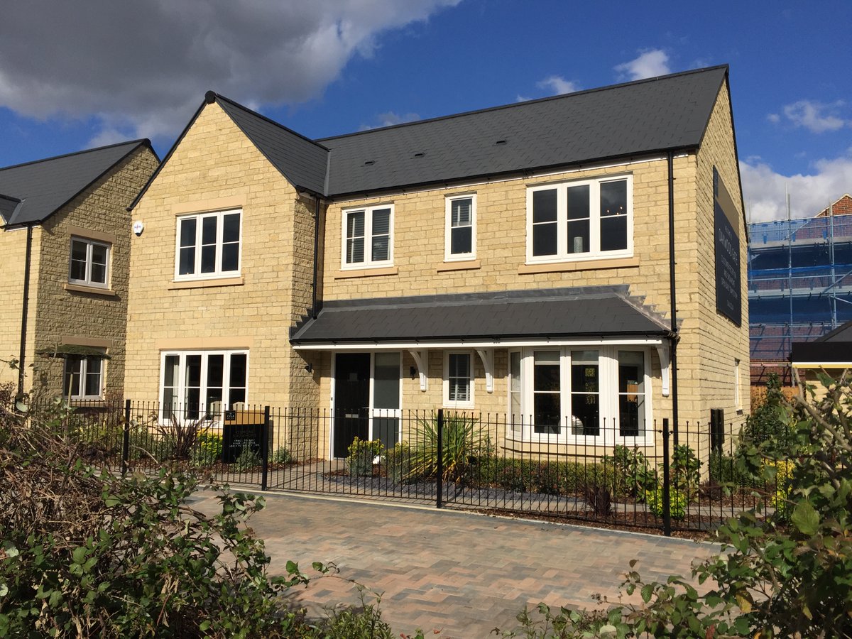 clickcaststone's tweet image. Providing a premium, high quality but cost-effective alternative to natural stone, our Shearstone &amp;amp; Anstone #wallingstone ranges offer the appearance &amp;amp; weathering qualities that are almost indistinguishable from natural stone, at a fraction of the price - ow.ly/tGlF50IZb92