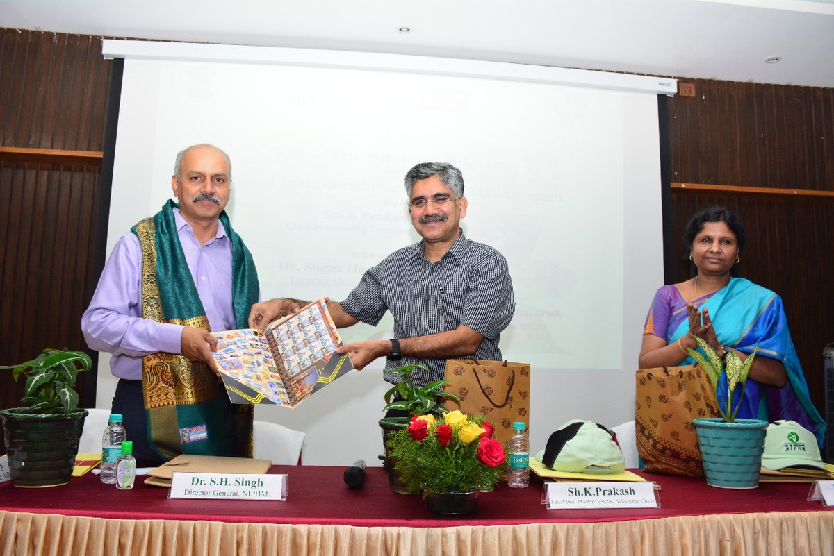 cpmgtelangana's tweet photo. Special cover was released on NIPHM on the eve of International Plant Health Day on 12.05.2022 by Shri K. Prakash, CPMG, Telangana Circle, Smt. T. M. Sreelatha PMG(HQ) Region along with Dr. Sagar Hanuman Singh DG, NIPHM
#PlantHealthDay #NIPHM #plants
@IndiaPostOffice https://t.co/xAx84vPz4g