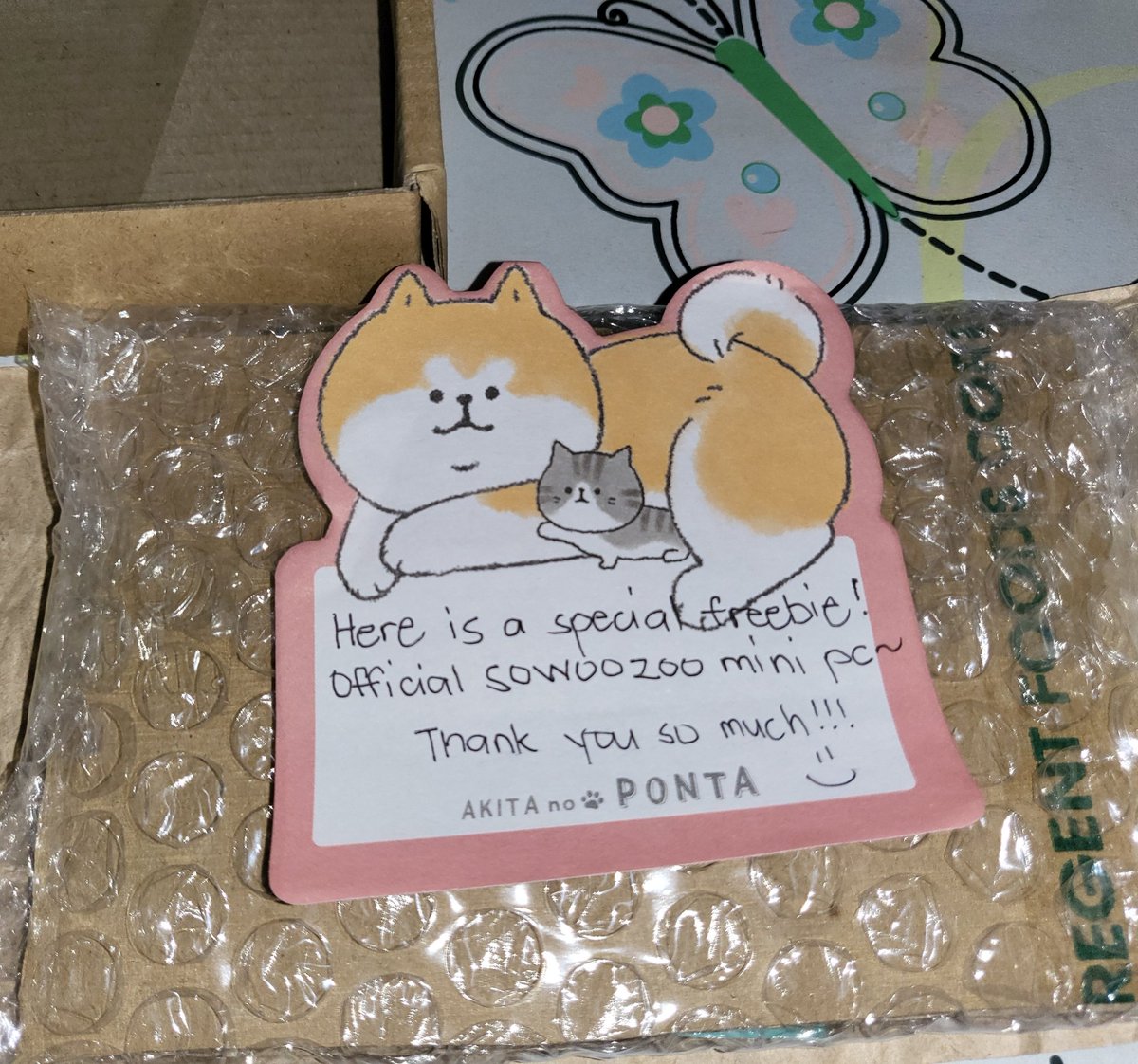 el_dritchknight's tweet photo. jimin, his message and special guest v came in safely!! thank you so much, ang daming freebies and they're all packaged so well and cutely!! 💜
#FromTemchie https://t.co/3TxQJa6S6R
