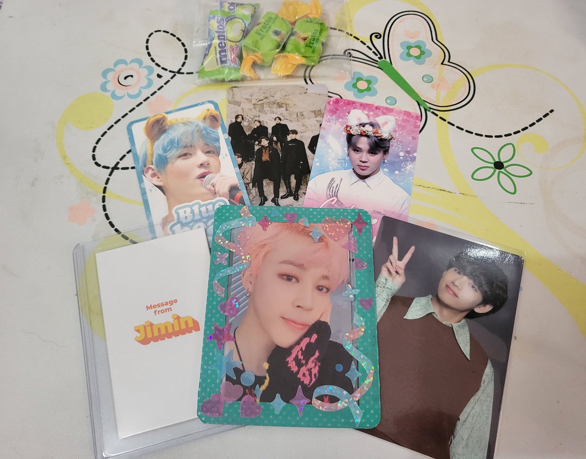 el_dritchknight's tweet photo. jimin, his message and special guest v came in safely!! thank you so much, ang daming freebies and they're all packaged so well and cutely!! 💜
#FromTemchie https://t.co/3TxQJa6S6R