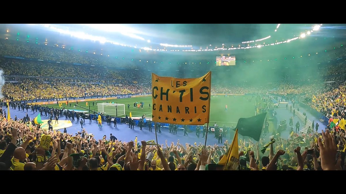 🟡🟢  « Le Chœur Jaune », documentaire collaboratif sur la finale de Coupe de France, sortira (sauf explosion de mon PC), à 17h ce vendredi sur la chaîne Youtube de mon entreprise, Camani Films. 26 minutes pour revivre des gradins le sacre du #FCNantes.